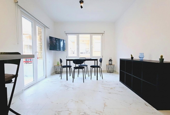 Resale - Apartment / flat - Torrevieja - PLAYA LOS LOCOS