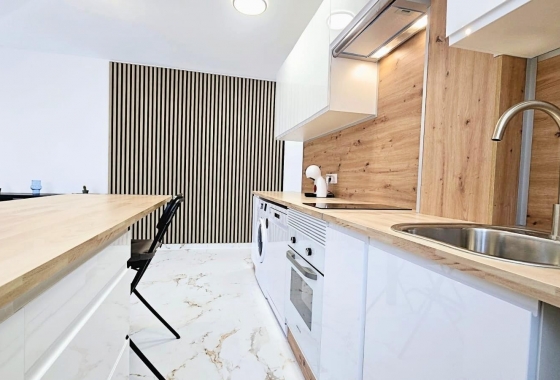 Resale - Apartment / flat - Torrevieja - PLAYA LOS LOCOS