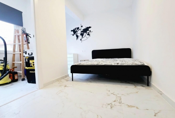 Resale - Apartment / flat - Torrevieja - PLAYA LOS LOCOS