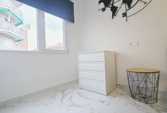 Resale - Apartment / flat - Torrevieja - PLAYA LOS LOCOS