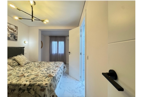 Resale - town house - Torrevieja - Playa del Cura