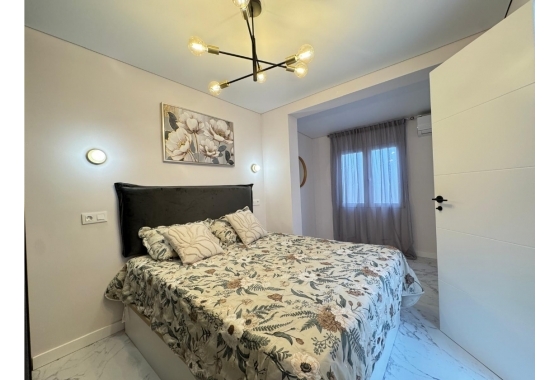 Resale - town house - Torrevieja - Playa del Cura