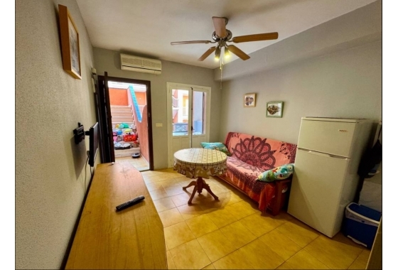 Resale - Apartment / flat - La Mata