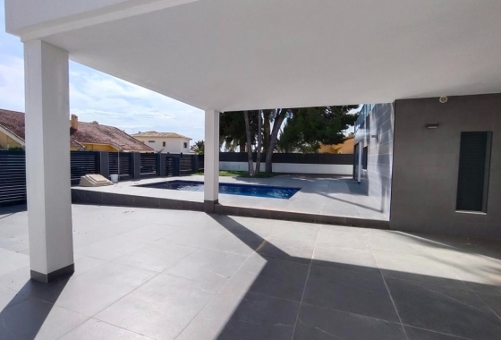 Obra nueva - Villa - Alicante - Campoamor