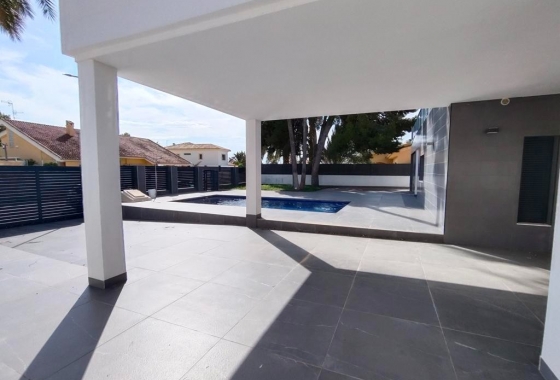 Obra nueva - Villa - Alicante - Campoamor