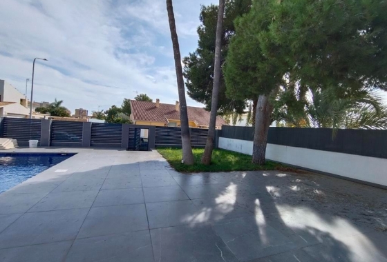 Obra nueva - Villa - Alicante - Campoamor