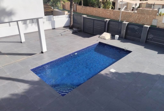Obra nueva - Villa - Alicante - Campoamor
