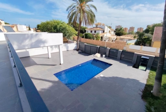 Obra nueva - Villa - Alicante - Campoamor