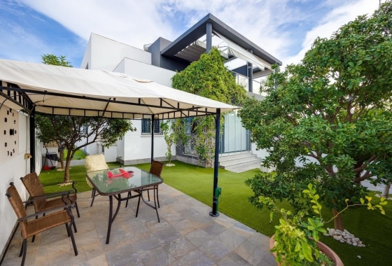 Reventa - Casa Adosada - Torrevieja - Nueva Torrevieja - Aguas Nuevas