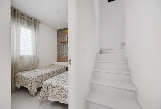 Reventa - Casa Adosada - Torrevieja - Nueva Torrevieja - Aguas Nuevas