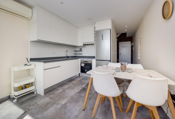 Resale - Apartment / flat - Torrevieja - Playa del Cura