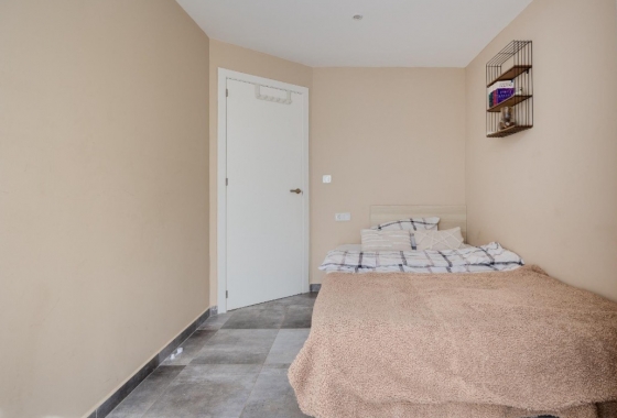 Resale - Apartment / flat - Torrevieja - Playa del Cura