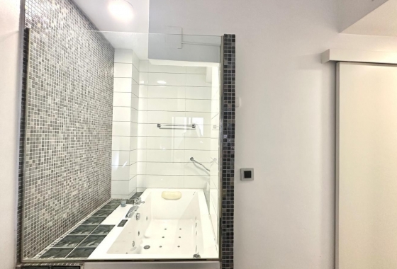 Reventa - Apartamento / piso - Torrevieja - Centro