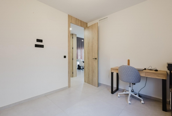 Rynek Wtórny - Willa - Algorfa