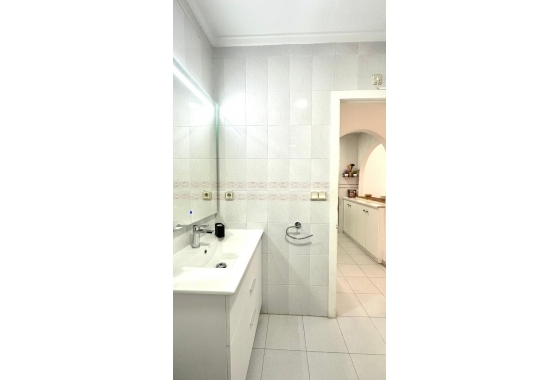 Reventa - Apartamento / piso - Torrevieja - El Acequión - Los Náufragos