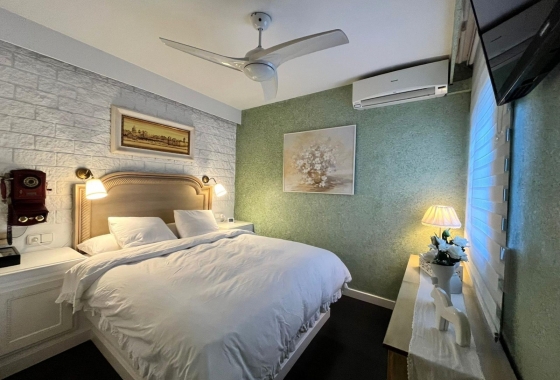 Rynek Wtórny - Poddasze - Torrevieja - Torrevieja - Playa de los Locos