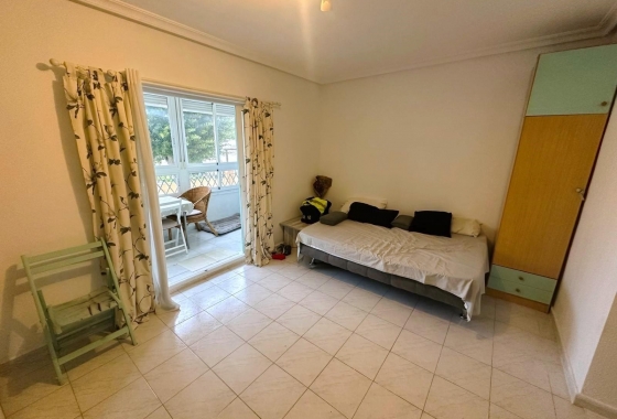 Reventa - Estudio - Torrevieja - Torrelamata - La Mata