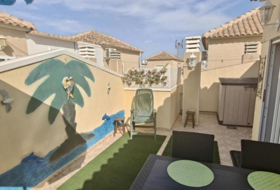 Reventa - Casa - Torrevieja -  Urbanización