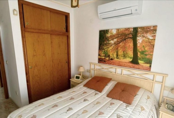 Reventa - Casa - Torrevieja -  Urbanización