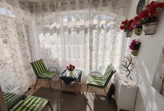 Reventa - Casa - Torrevieja -  Urbanización