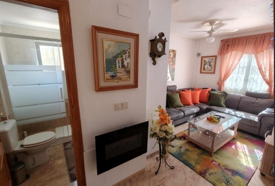 Reventa - Casa - Torrevieja -  Urbanización