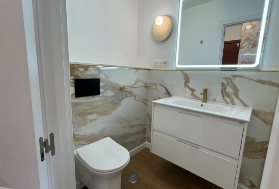 Reventa - Apartamento / piso - Orihuela Costa - Punta Prima