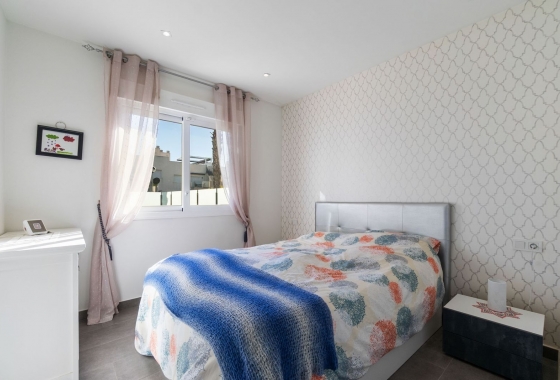 Resale - Bungalow - Torrevieja - Nueva Torrevieja - Aguas Nuevas