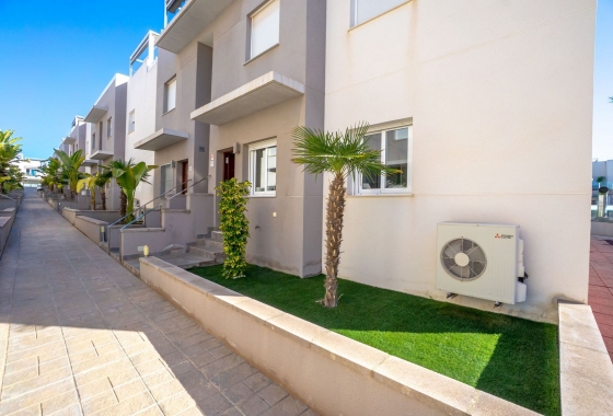 Resale - Bungalow - Torrevieja - Nueva Torrevieja - Aguas Nuevas