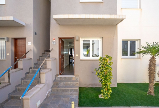 Resale - Bungalow - Torrevieja - Nueva Torrevieja - Aguas Nuevas