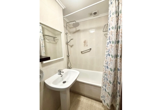 Reventa - Apartamento / piso - Torrevieja - Playa Acequion