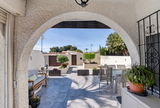 Rynek Wtórny - Willa - Torrevieja - Nueva Torrevieja - Aguas Nuevas