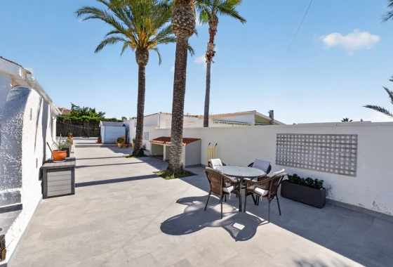 Rynek Wtórny - Willa - Torrevieja - Nueva Torrevieja - Aguas Nuevas
