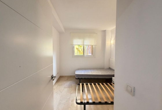 Resale - Apartment / flat - Torrevieja - Punta prima