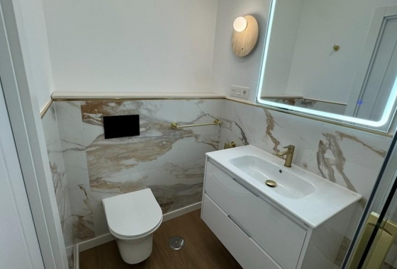 Resale - Apartment / flat - Torrevieja - Punta prima