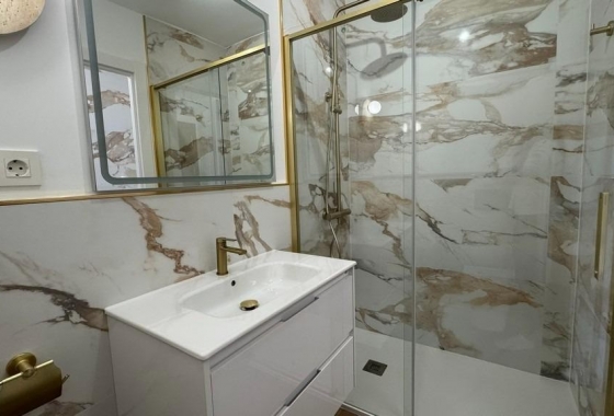 Resale - Apartment / flat - Torrevieja - Punta prima