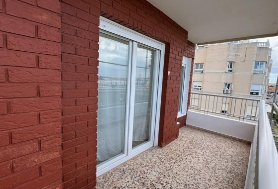 Resale - Apartment / flat - Torrevieja - Punta prima