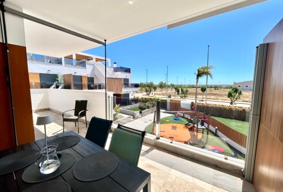 Reventa - Apartamento / piso - Pilar de la Horadada
