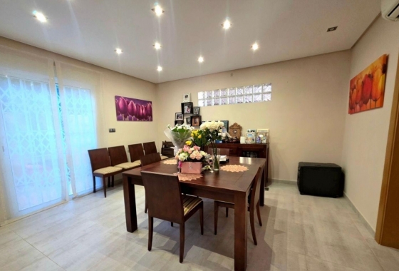 Resale - Villa - Dehesa De Campoamor