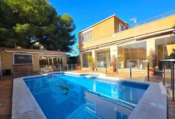 Resale - Villa - Dehesa De Campoamor