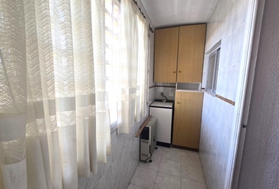 Resale - Apartment / flat - Torrevieja - Playa Acequion