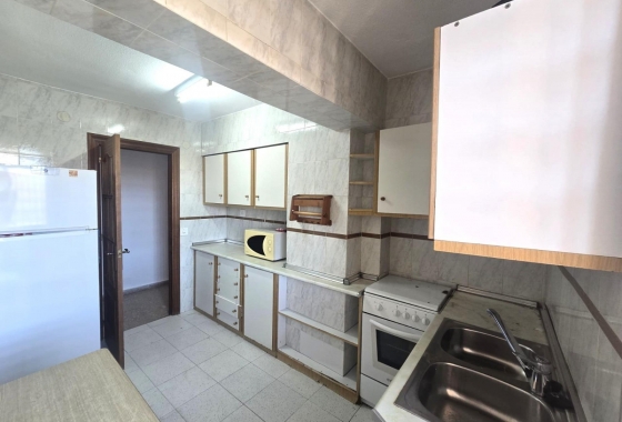 Resale - Apartment / flat - Torrevieja - Playa Acequion