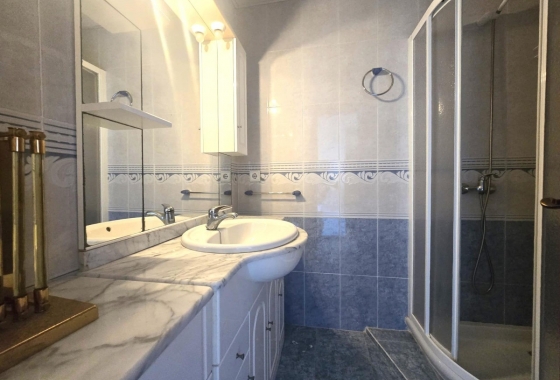 Resale - Apartment / flat - Torrevieja - Playa Acequion