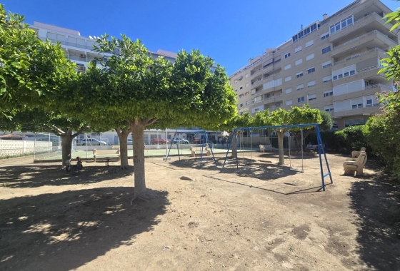 Resale - Apartment / flat - Torrevieja - Playa Acequion