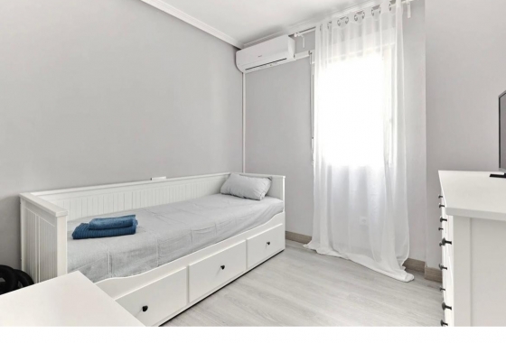 Resale - Apartment / flat - Torrevieja - Torrevieja - Playa del Cura