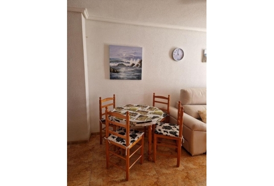 Resale - Apartment / flat - Torrevieja - Parque de Las Naciones