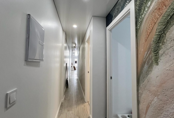 Resale - Apartment / flat - Torrevieja - Playa de La Acequion