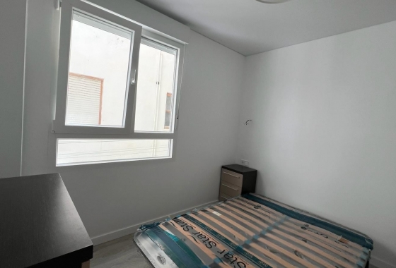 Resale - Apartment / flat - Torrevieja - Playa de La Acequion