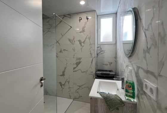 Resale - Apartment / flat - Torrevieja - Playa de La Acequion