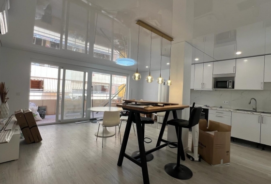 Resale - Apartment / flat - Torrevieja - Playa de La Acequion