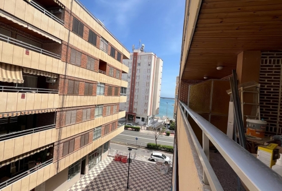 Resale - Apartment / flat - Torrevieja - Playa de La Acequion